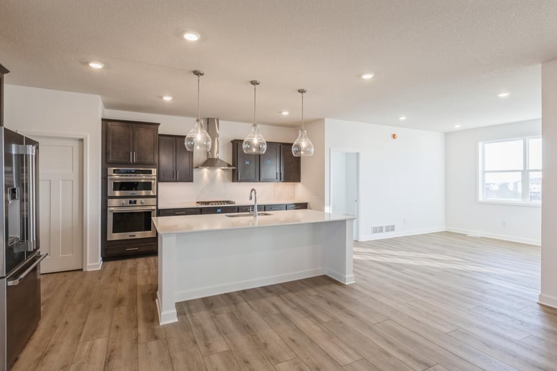 7058 201st St W, Lakeville, MN 55044