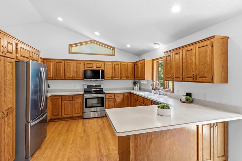 408 Coyote Trl, Lino Lakes, MN 55014