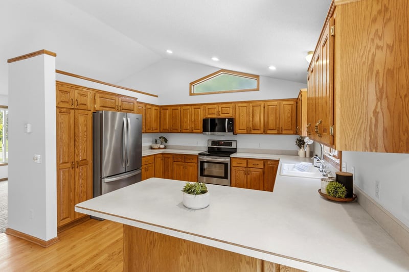 408 Coyote Trl, Lino Lakes, MN 55014