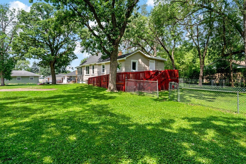 5740 Dupont Ave N, Brooklyn Center, MN 55430