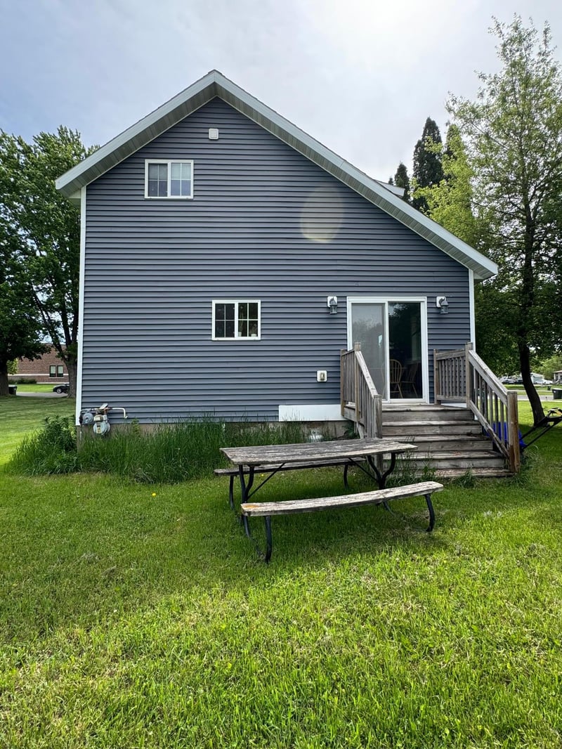 308 S 11th St, Olivia, MN 56277