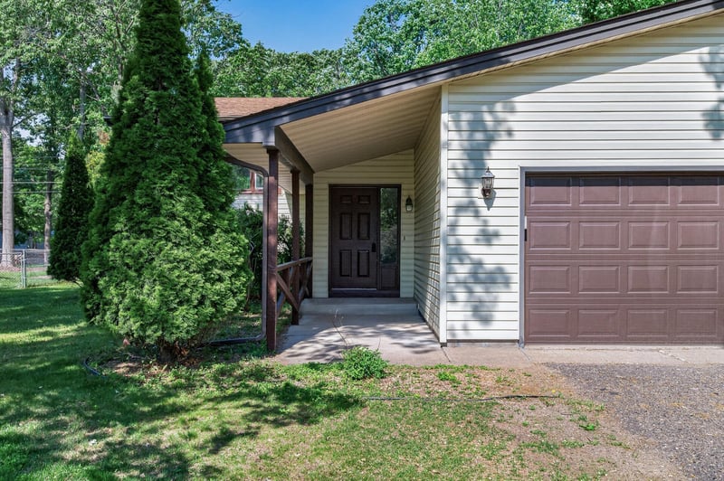 10370 Flamingo St NW, Coon Rapids, MN 55433