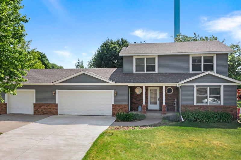 224 Minnesota Ave S, Vermillion, MN 55085