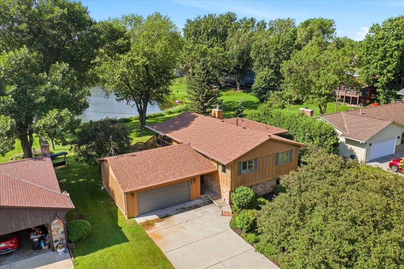 2516 Ridge Ln, Mounds View, MN 55112