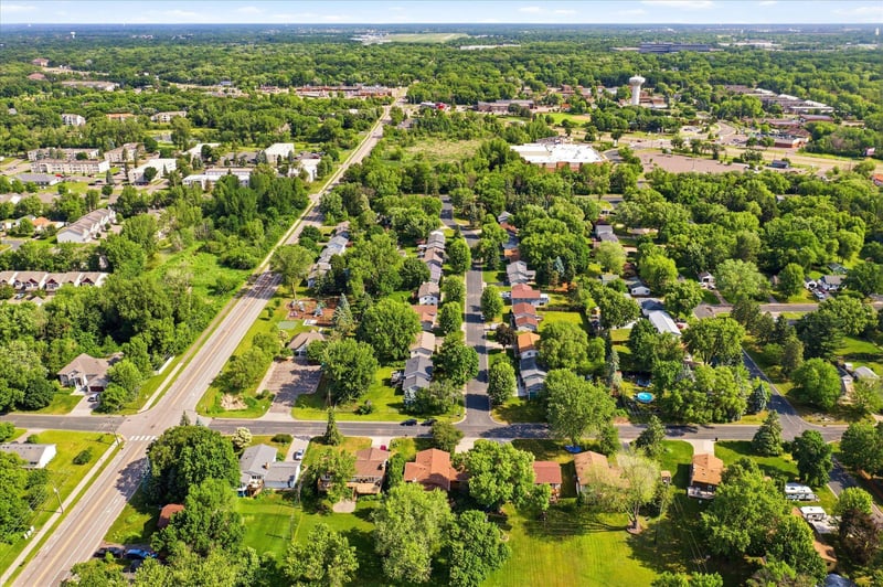 2516 Ridge Ln, Mounds View, MN 55112