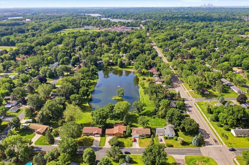 2516 Ridge Ln, Mounds View, MN 55112