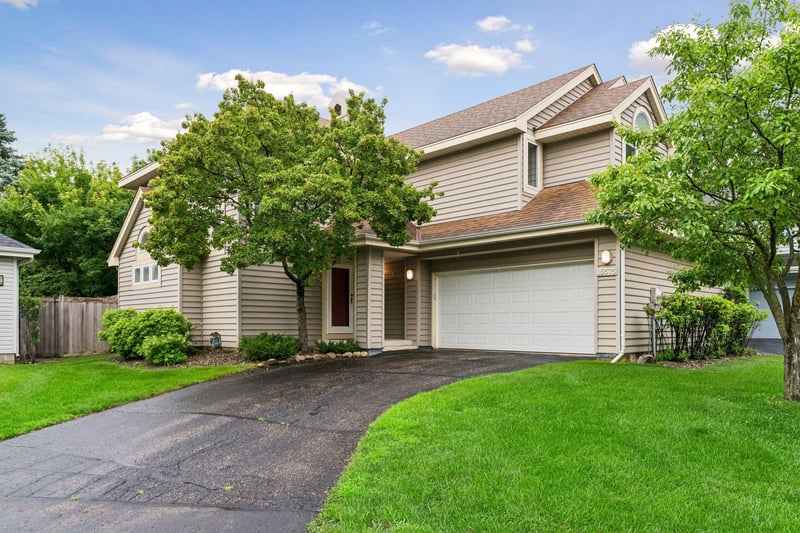 15575 17th Pl N, Plymouth, MN 55447