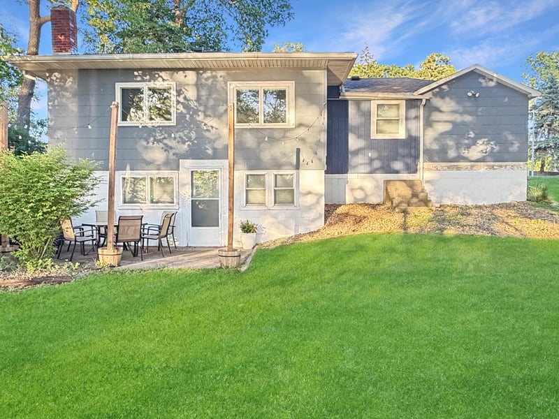 300 E Amber Lake Dr, Fairmont, MN 56031