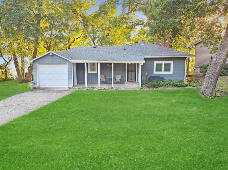 300 E Amber Lake Dr, Fairmont, MN 56031
