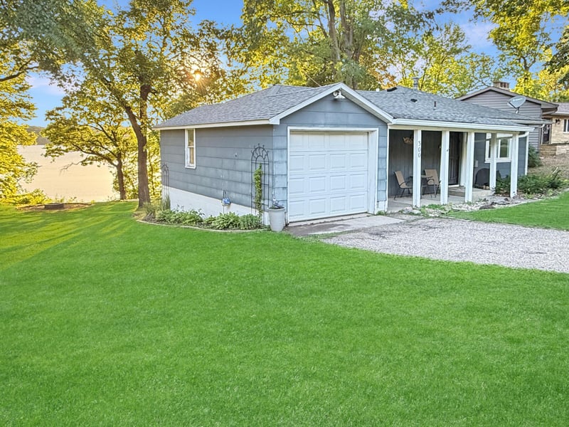 300 E Amber Lake Dr, Fairmont, MN 56031