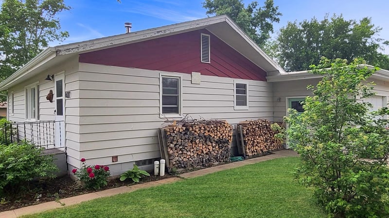 400 Cottage Ave, Hendricks, MN 56136