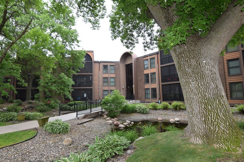 9600 Portland Ave S #205, Bloomington, MN 55420