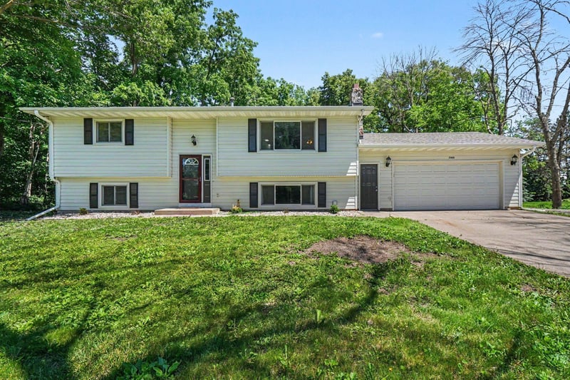 27835 Lavonne St, New Prague, MN 56071