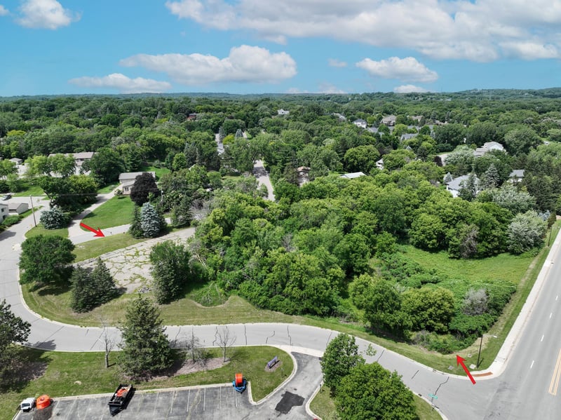 13901 St Andrews Dr, Eden Prairie, MN 55344