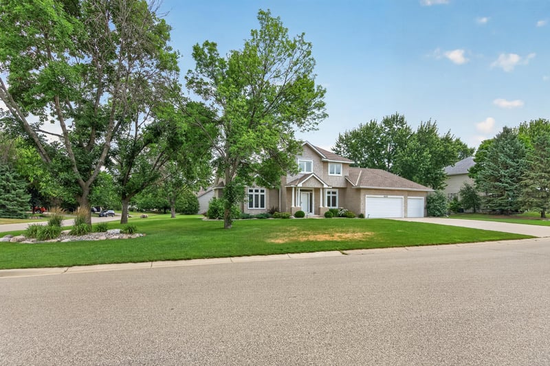 16630 Jaguar Ave, Lakeville, MN 55044