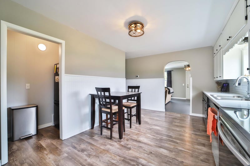 919 Pine Grove Rd, Staples, MN 56479