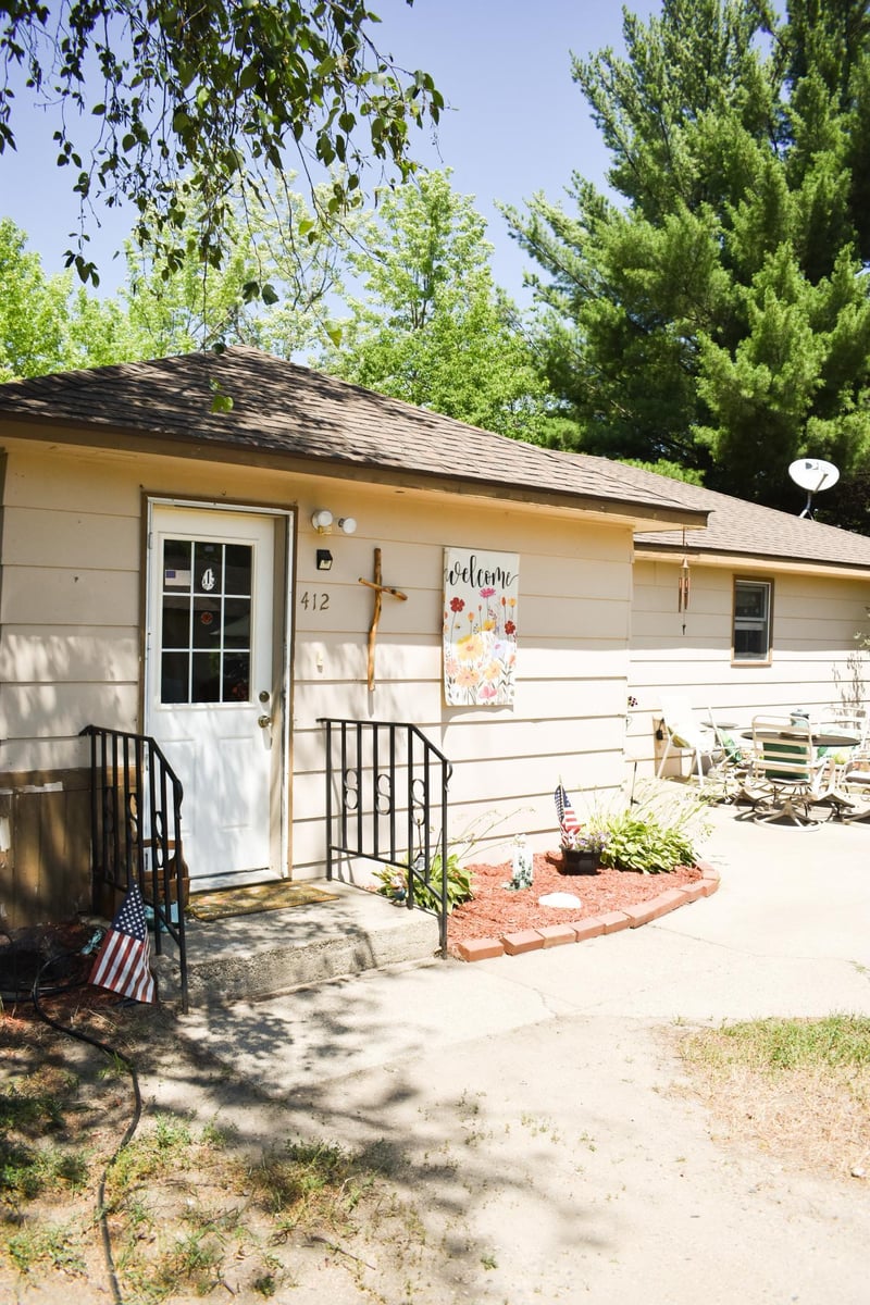 412 1st St NE, Menahga, MN 56464