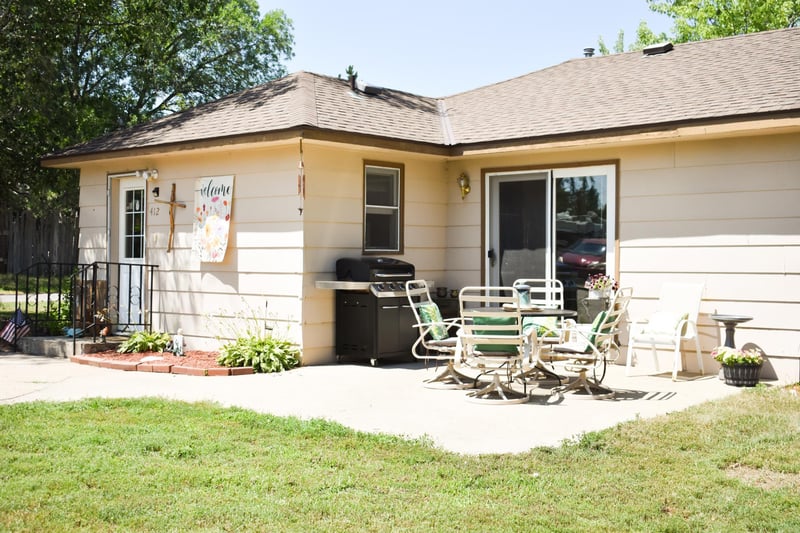 412 1st St NE, Menahga, MN 56464