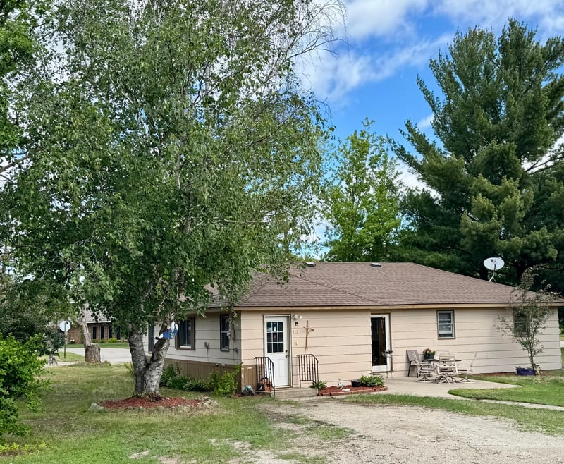 412 1st St NE, Menahga, MN 56464