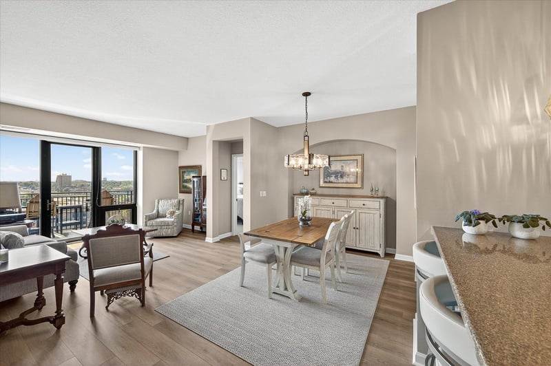500 E Grant St #907, Minneapolis, MN 55404