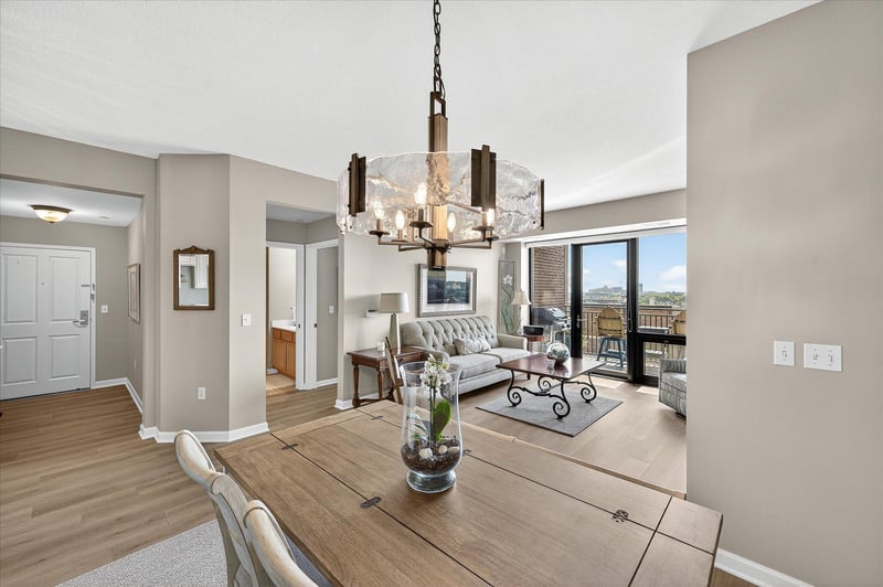 500 E Grant St #907, Minneapolis, MN 55404