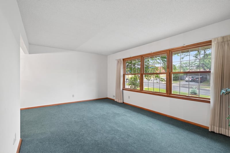 1665 5th St NW, New Brighton, MN 55112
