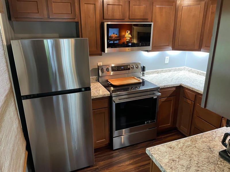 7302 W 110th St, Bloomington, MN 55438