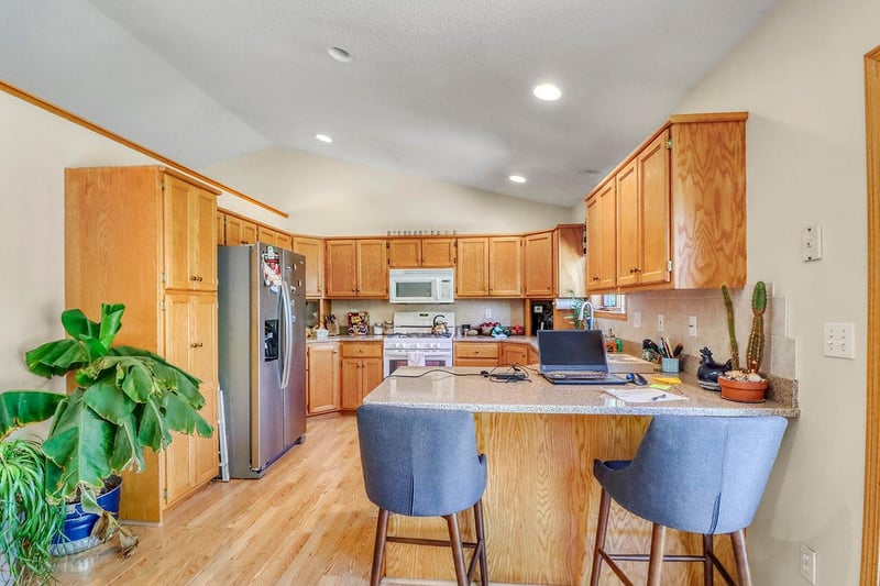 1701 33 1/2 St S, Moorhead, MN 56560