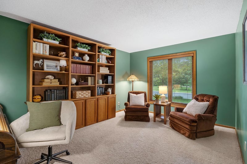 4876 Knottingham Cir, Eagan, MN 55122