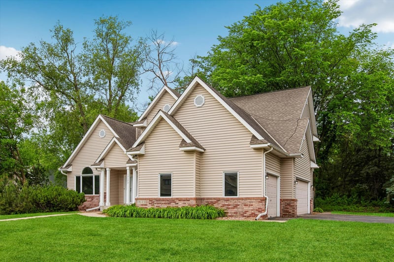 17123 Jonathan Ct, Lakeville, MN 55044