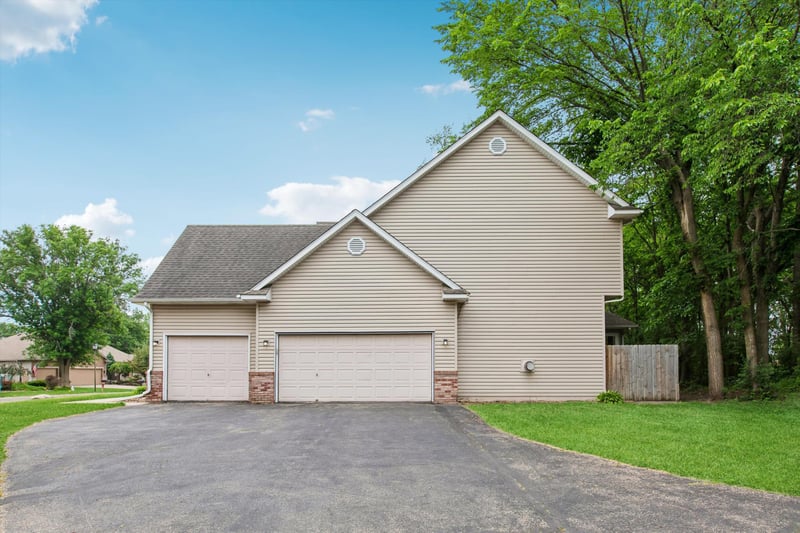 17123 Jonathan Ct, Lakeville, MN 55044