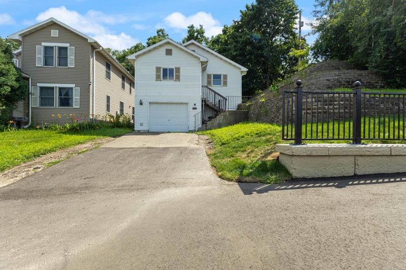1320 Wilson Ave, Saint Paul, MN 55106