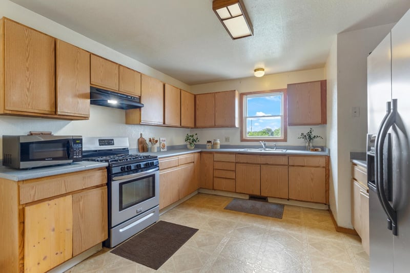 1320 Wilson Ave, Saint Paul, MN 55106
