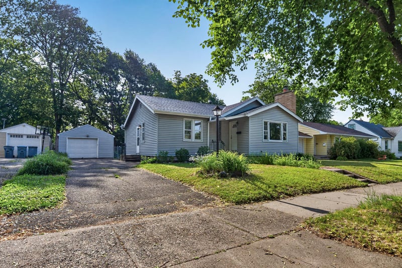4034 Zane Ave N, Robbinsdale, MN 55422