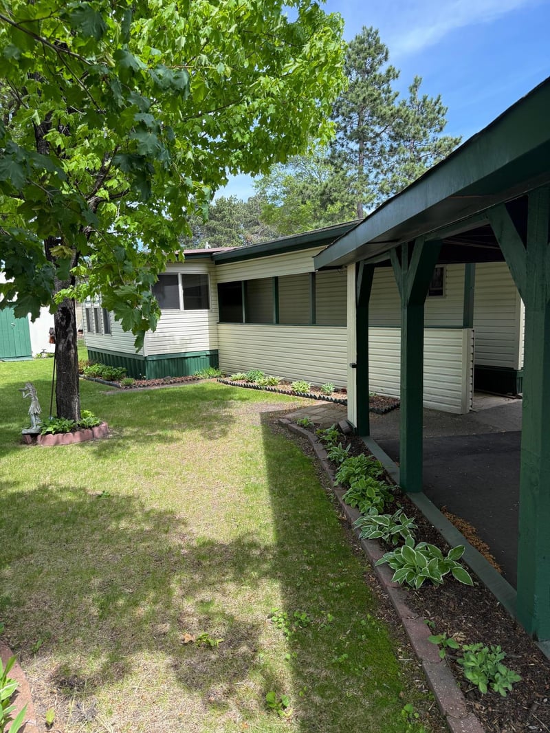 2130 White Pine Dr, Cambridge, MN 55008