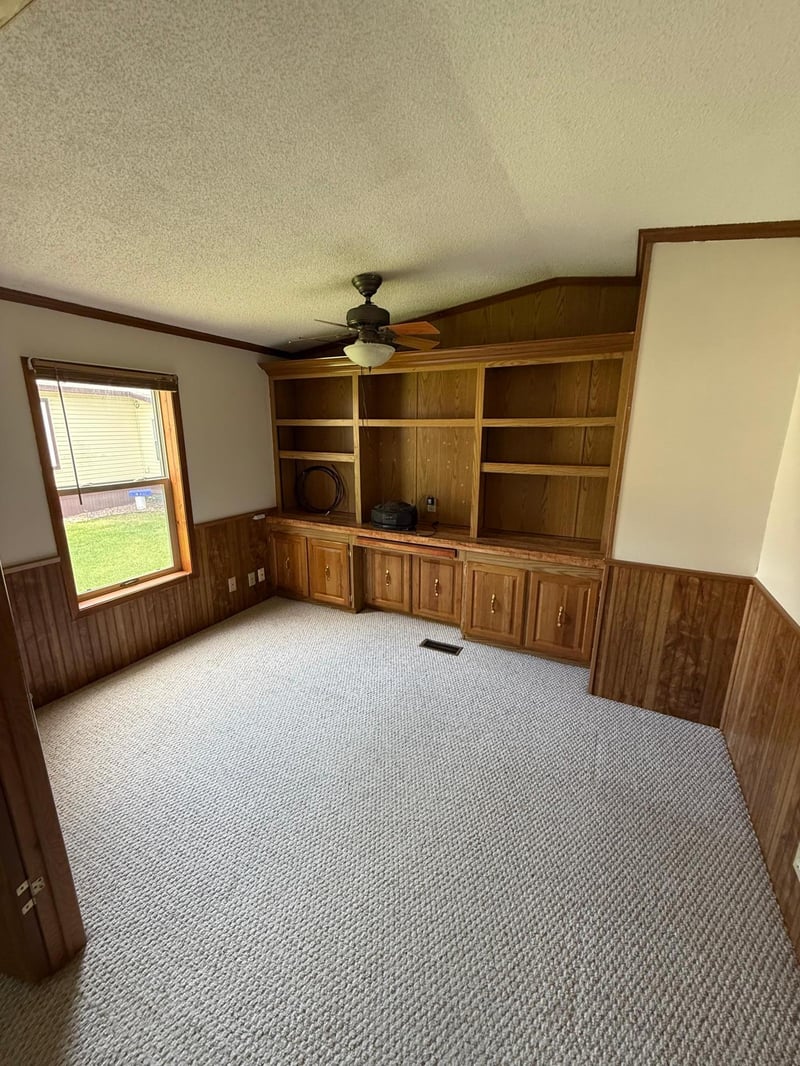 2130 White Pine Dr, Cambridge, MN 55008