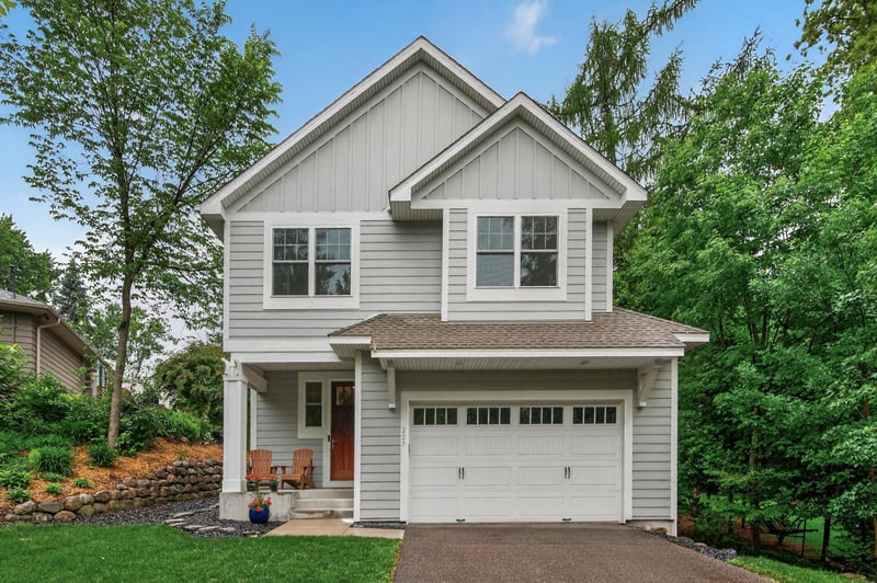 227 Sunnyridge Ln, Golden Valley, MN 55422