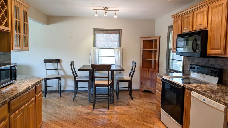 211 2nd St SE, Cook, MN 55723