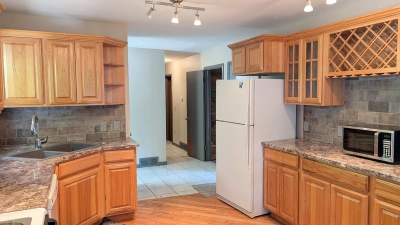 211 2nd St SE, Cook, MN 55723
