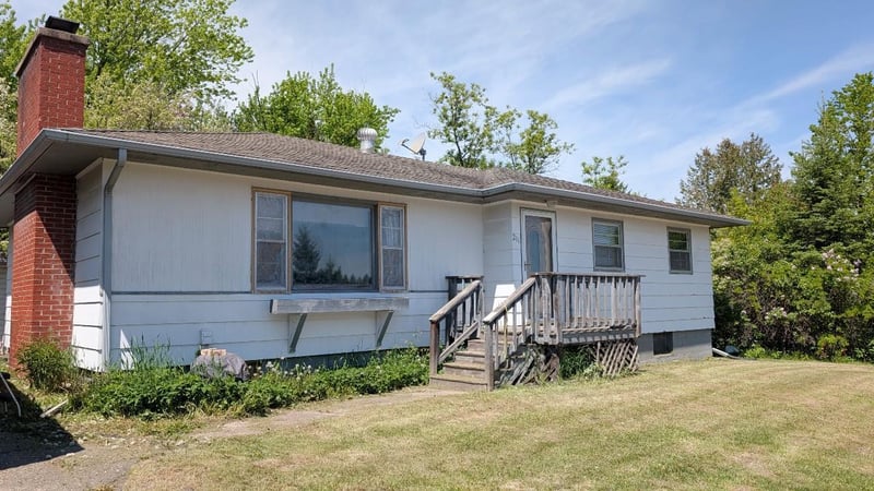 211 2nd St SE, Cook, MN 55723