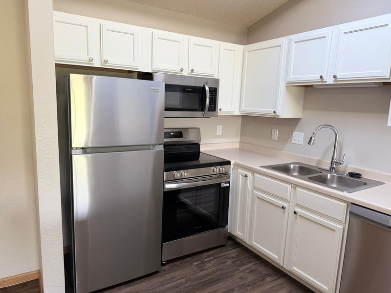 1321 Lake Dr W #329, Chanhassen, MN 55317