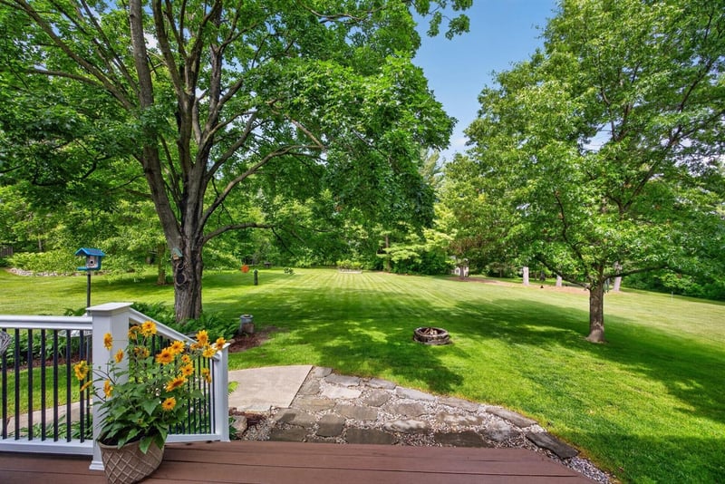 5493 Saint Mary Dr NW, Rochester, MN 55901