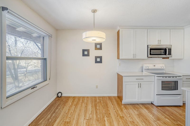 10113 34th St W #342, Minnetonka, MN 55305
