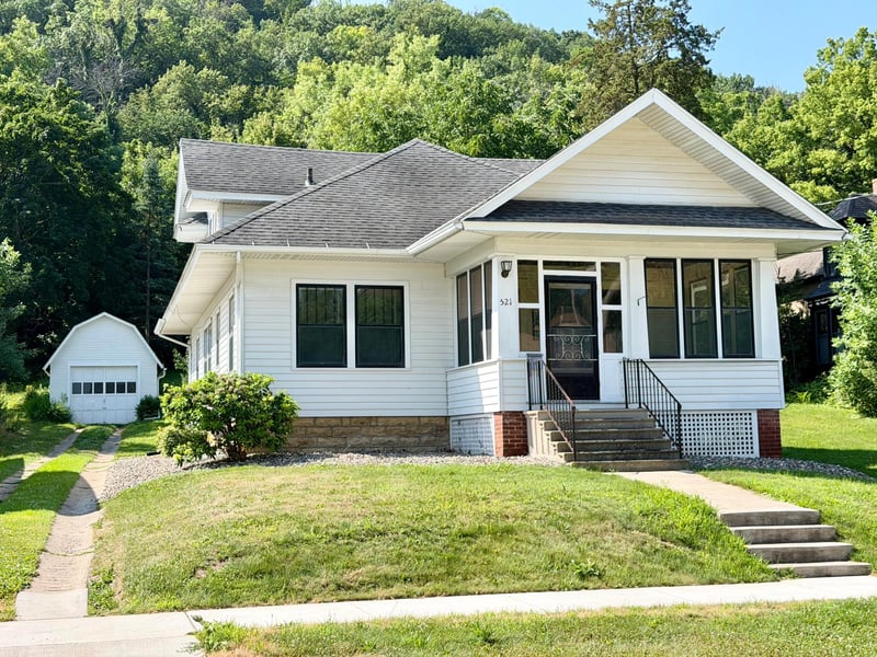 521 E 7th St, Red Wing, MN 55066