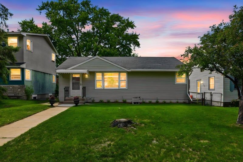 5132 4th St NE, Columbia Heights, MN 55421