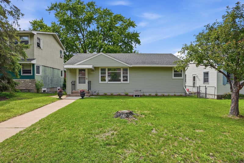 5132 4th St NE, Columbia Heights, MN 55421