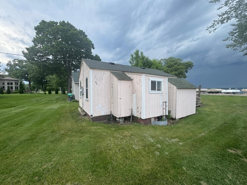 1206 E Lake St, Osakis, MN 56360