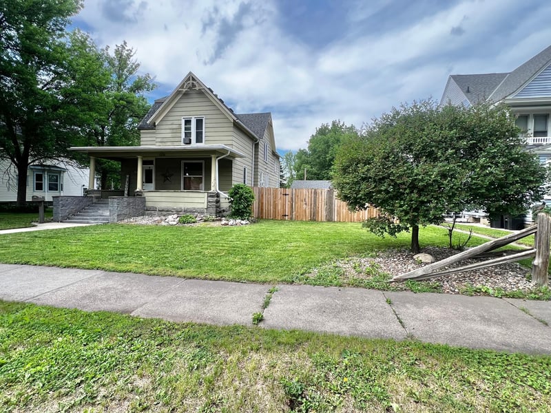 313 E 5th St, Redwood Falls, MN 56283