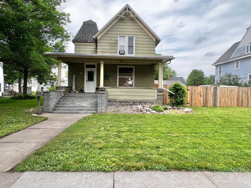 313 E 5th St, Redwood Falls, MN 56283