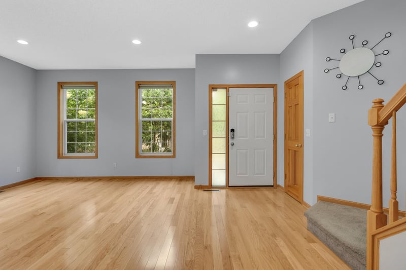 9771 Gable Dr, Eden Prairie, MN 55347